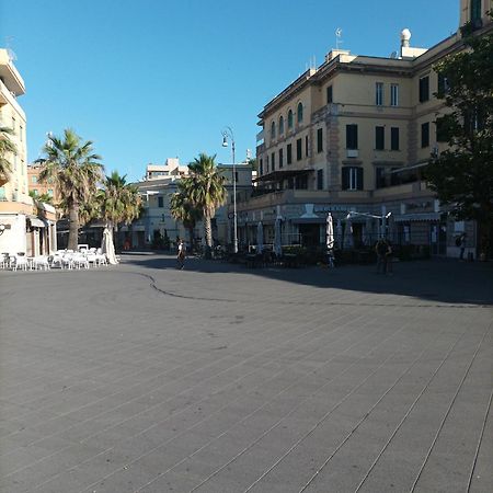 Apartamento Attico Con Terrazza In Via Dei Traghetti Lido di Ostia Exterior foto