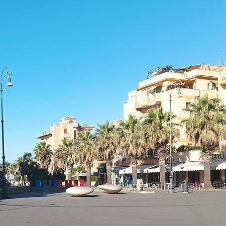 Apartamento Attico Con Terrazza In Via Dei Traghetti Lido di Ostia Exterior foto