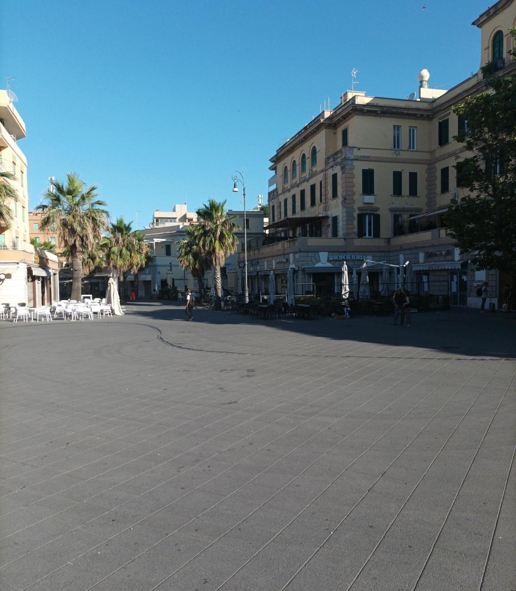 Apartamento Attico Con Terrazza In Via Dei Traghetti Lido di Ostia Exterior foto